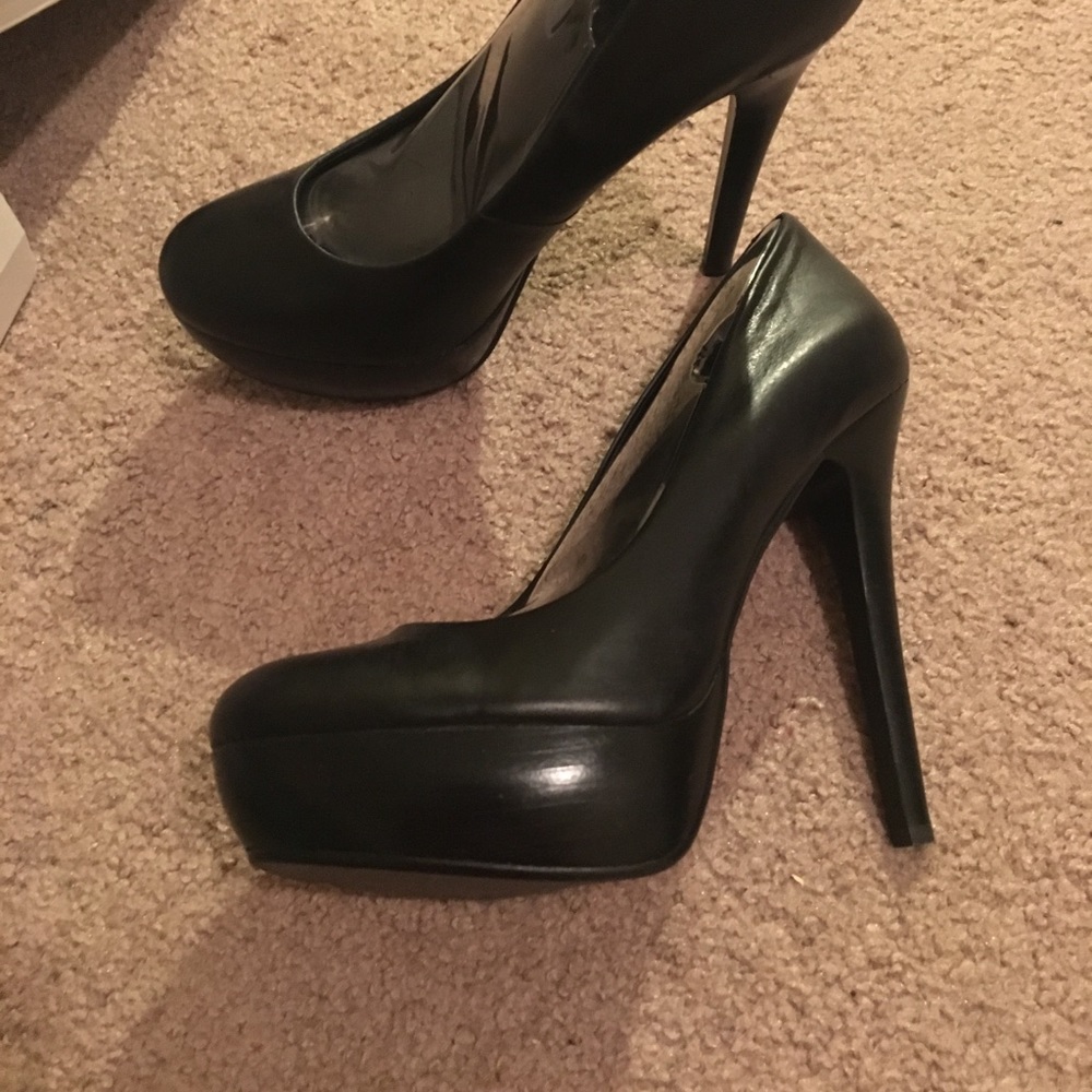 SOLD   Aldo Black Leather Heels